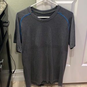 Lululemon Metal Vent Tech: Short sleeve V neck